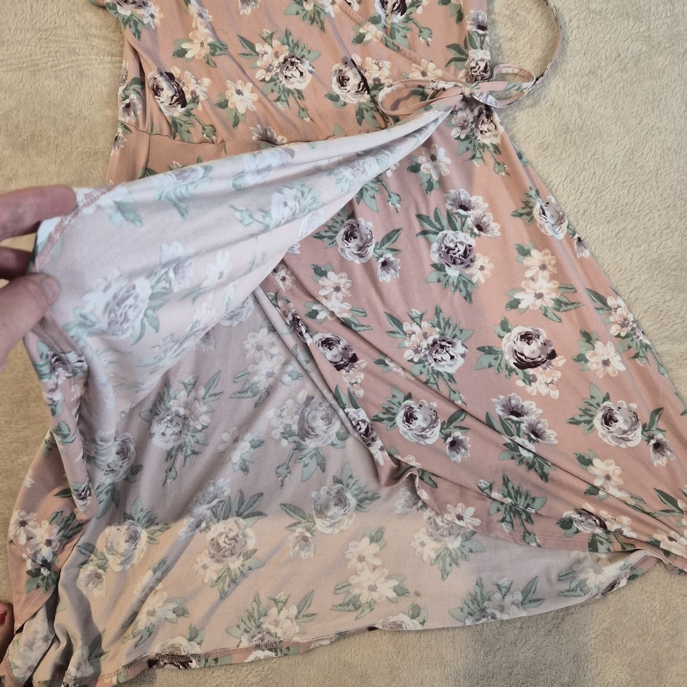 Just Be Floral Midi Dress in Soft Pink. - Picture 3 of 6